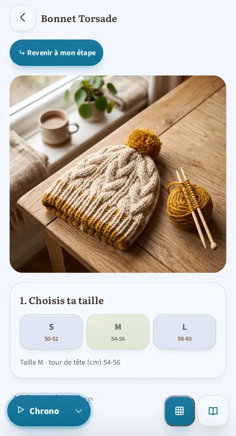Bonnet Torsade dans le lecteur : « Revenir à mon étape », puis la couverture, un bonnet torsadé à pompon posé sur une table en bois, et « 1. Choisis ta taille », M 54-56 retenue, le chrono en bas
